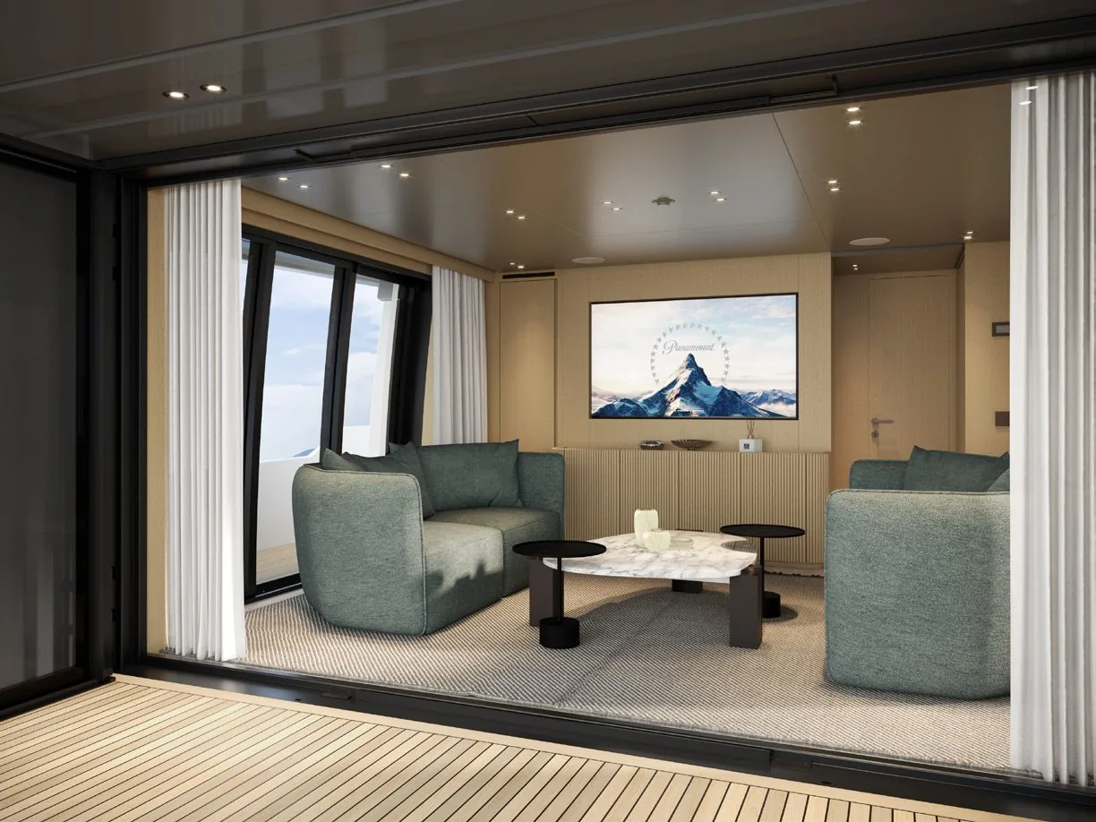 Upper deck skylounge with Moroso sofas